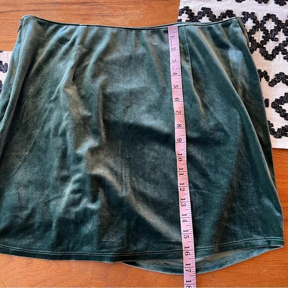 Abercrombie & Fitch Velvet Green side Ruffle Mini Skirt unlined size large L - Picture 5 of 7